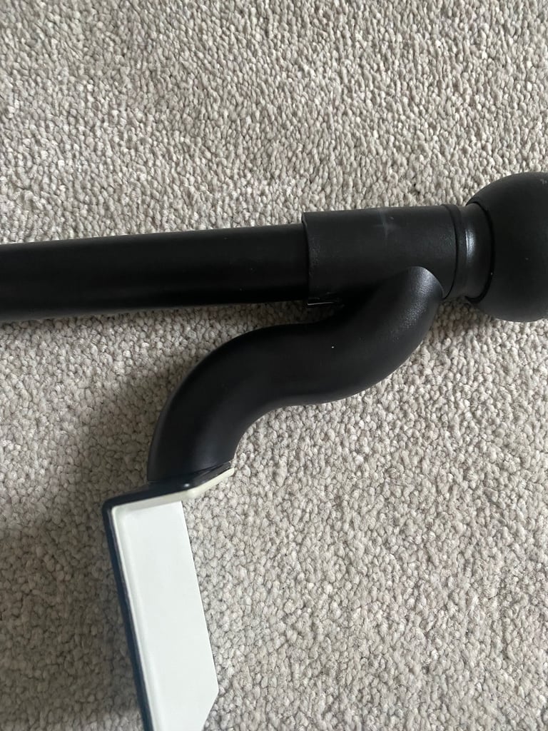 3x adjustable  curtain pole