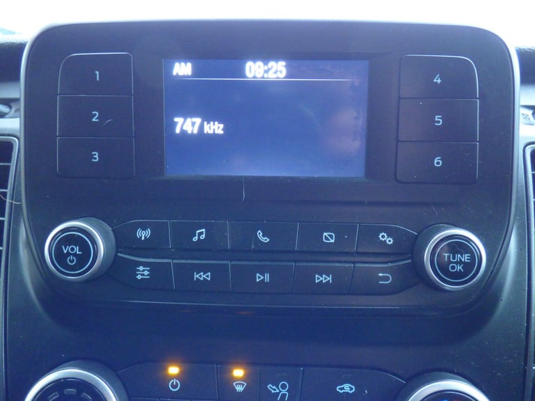 FORD TRANSIT CUSTOM 2.0 Transit Custom Leader Van 300 L2 2.0L EcoBlue 130PS FWD