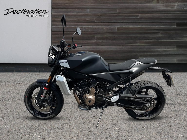 2024 Husqvarna Street SVARTPILEN 801 Petrol black 6 Speed