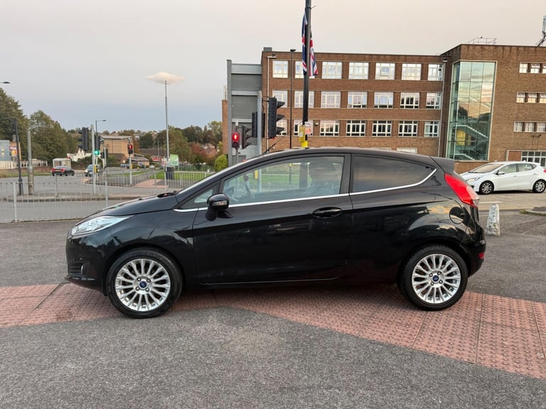 2013 Ford Fiesta 1.0T EcoBoost Titanium Euro 5 (s/s) 3dr HATCHBACK Petrol Manual