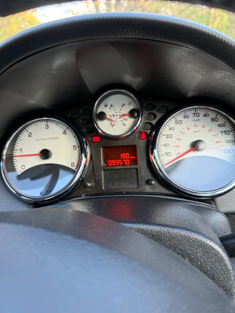 Peugeot, 207, Hatchback, 2012, Manual, 1560 (cc), 5 doors