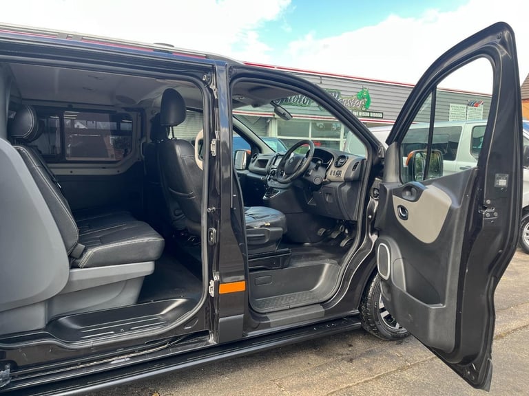 Renault Trafic LL29 ENERGY dCi 145 Sport Nav 5 Seat Crew Van DIESEL 2016/66