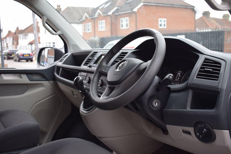 2019 Volkswagen Transporter Shuttle 2.0 TDI BlueMotion Tech S FWD SWB Euro 6 (s/s) 5dr MPV Diesel...