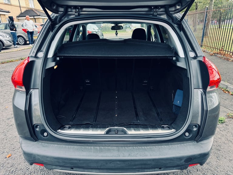PEUGEOT 2008 ALLURE E-HDI