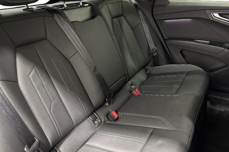 2025 Audi Q4 e-tron Q4 Sportback Black Edition 45 e-tron  210,00 kW SUV ELECTRIC Automatic