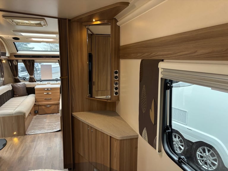 2016 SWIFT CONQUEROR 645, ISLAND BED, TALL FRIDGE, ALDE, SOLAR