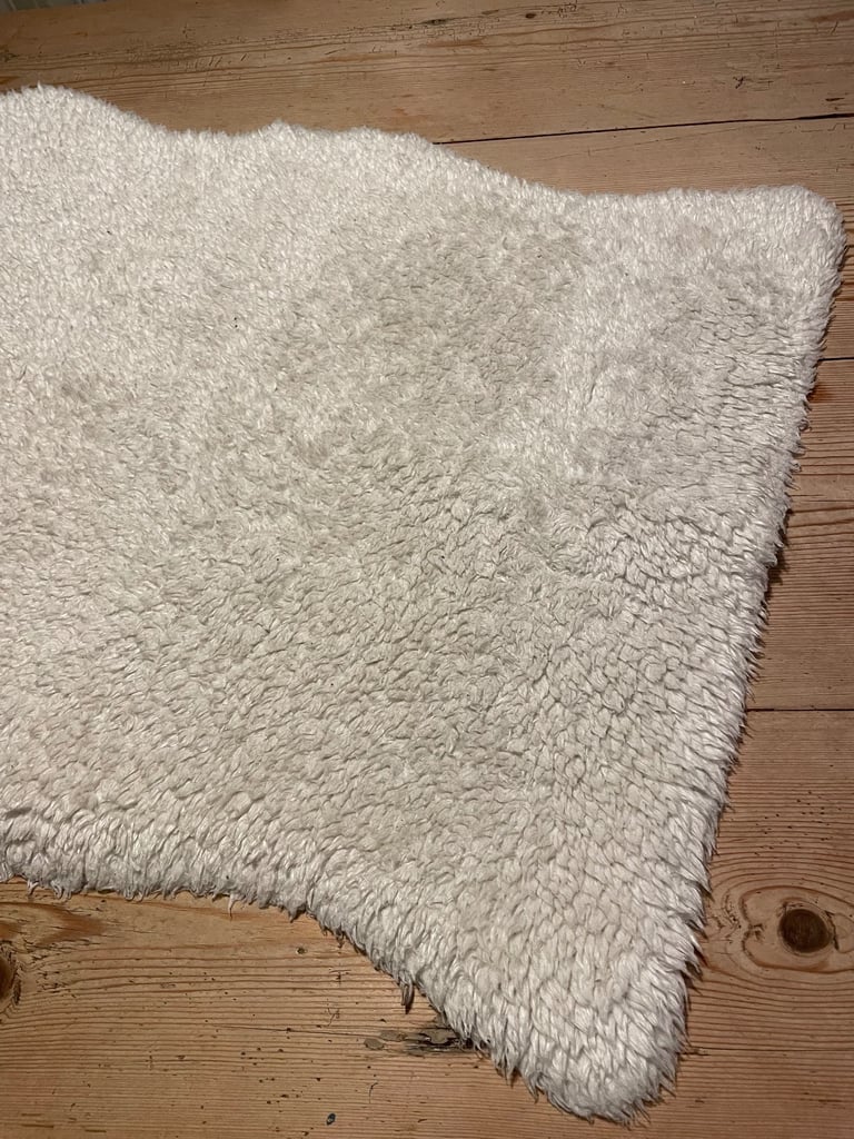 IKEA Toftlund faux sheepskin - free to a good home!