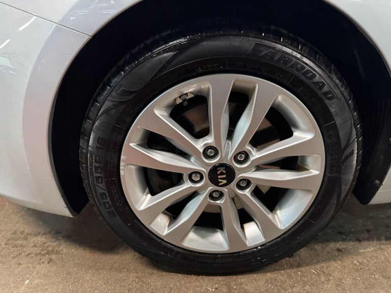 2016 Kia Ceed 1.6 CRDi 2 DCT Euro 6 (s/s) 5dr HATCHBACK Diesel Automatic