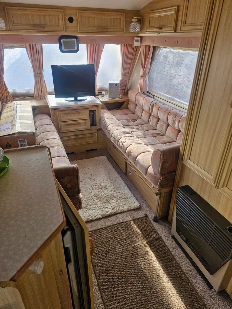 1992 fleetwood colchester 2 birth caravan