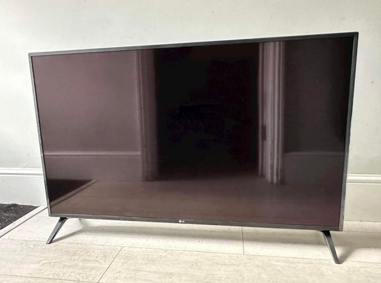 LG 50in Smart 4K TV (Mint Condition)