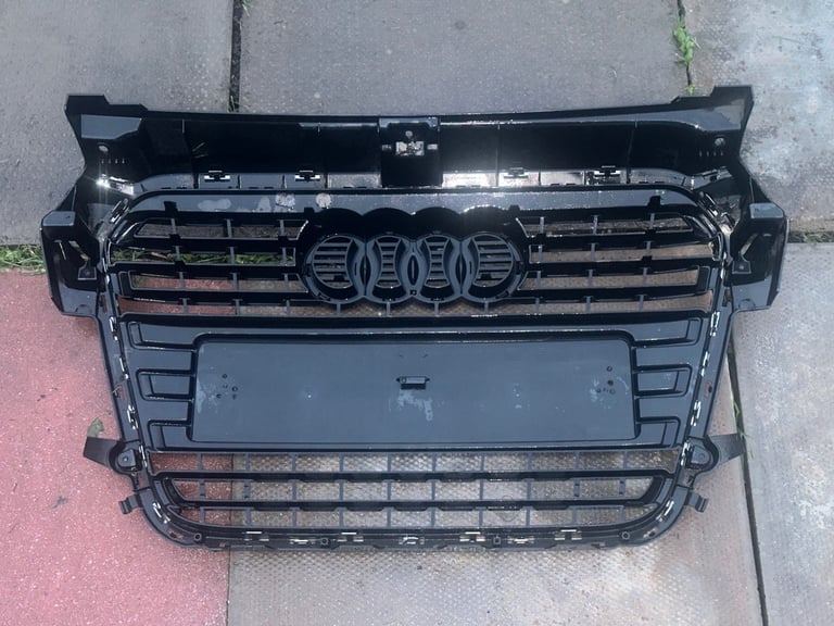 Audi A1 8X S Line Black Centre Grill 2010-2015 Genuine