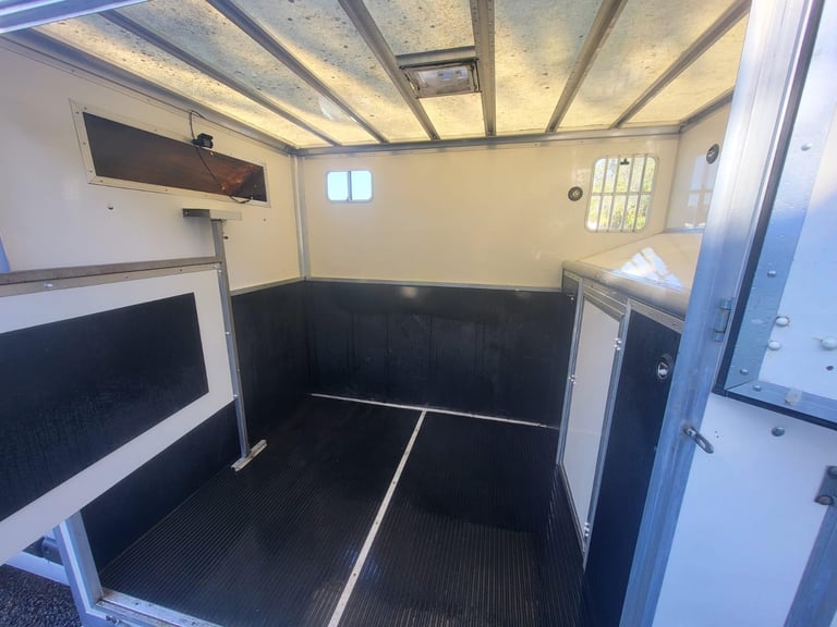 Renault Master Horsebox Horse Box 2008