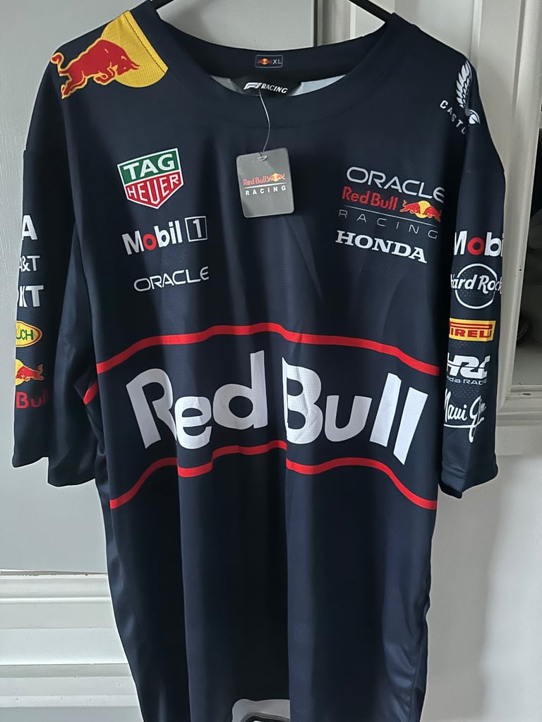 MENS BRAND NEW RED BULL T SHIRT XL