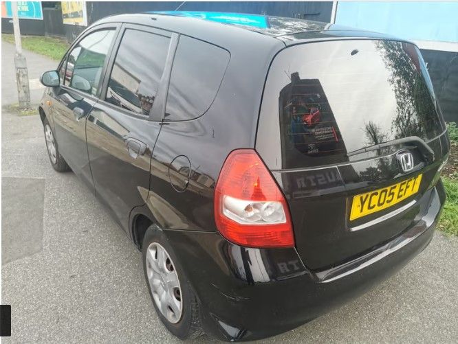 HONDA JAZZ S(2005)1.2 - Image 3