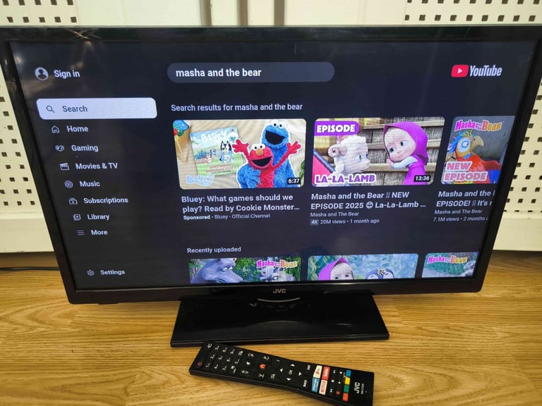 Smart TV 24" LED Wifi HDMI USB Freeview