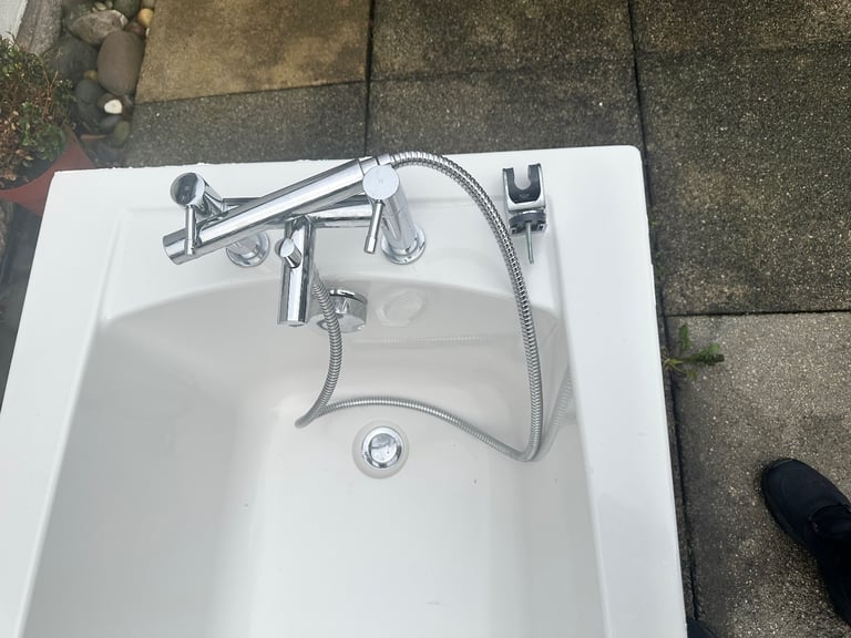 Bath, Mixer tap / Shower head / Panel / drain …