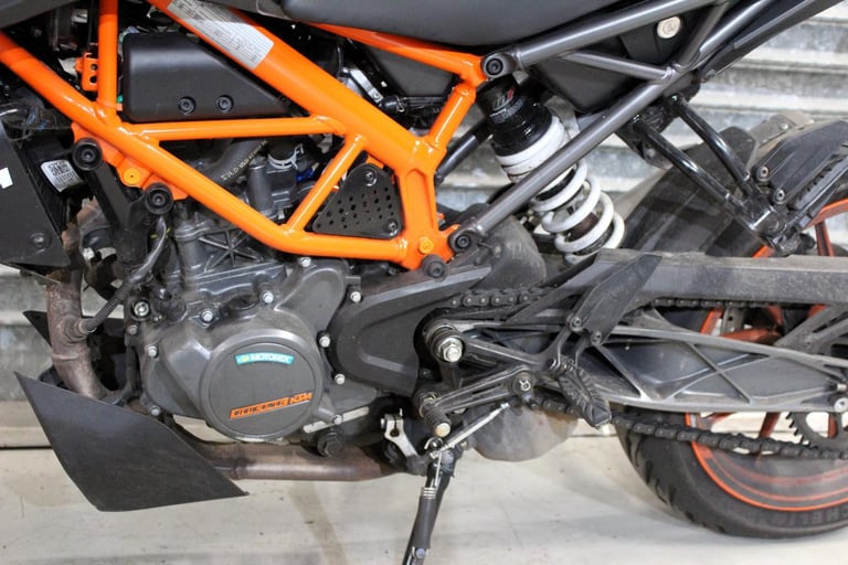 2023 73 KTM DUKE 125 ABS LEARNER LEGAL TRADE SALE 3K GREY/ORANGE NEW MOT RIDE