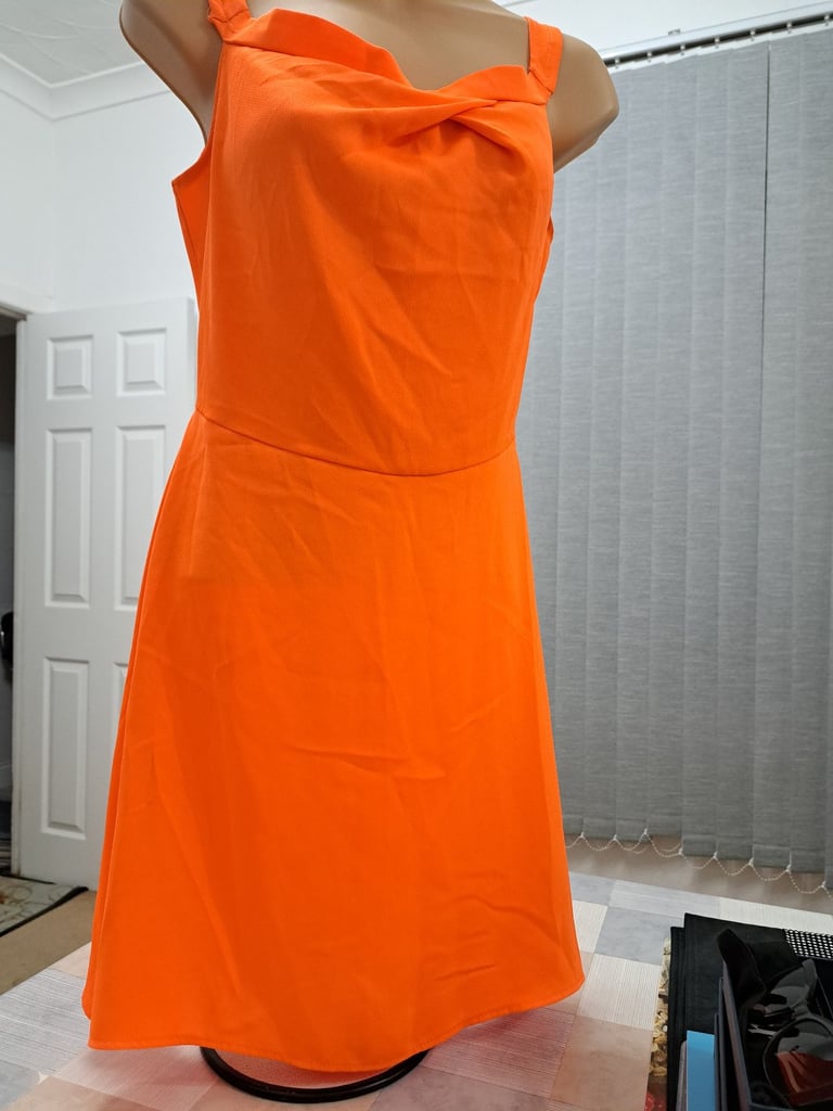 Vintage Dress London look