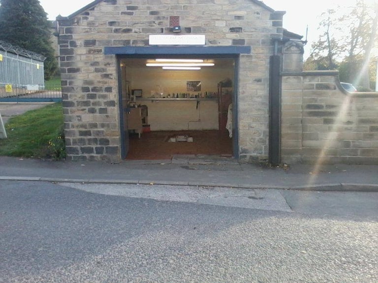 Leigh House - Workshop/Storage/Garage Available To Rent - Pudsey, LS28 - AVAILABLE NOW