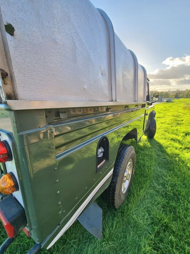 1988 Land Rover 110 High Cap Pickup (USA Exportable)