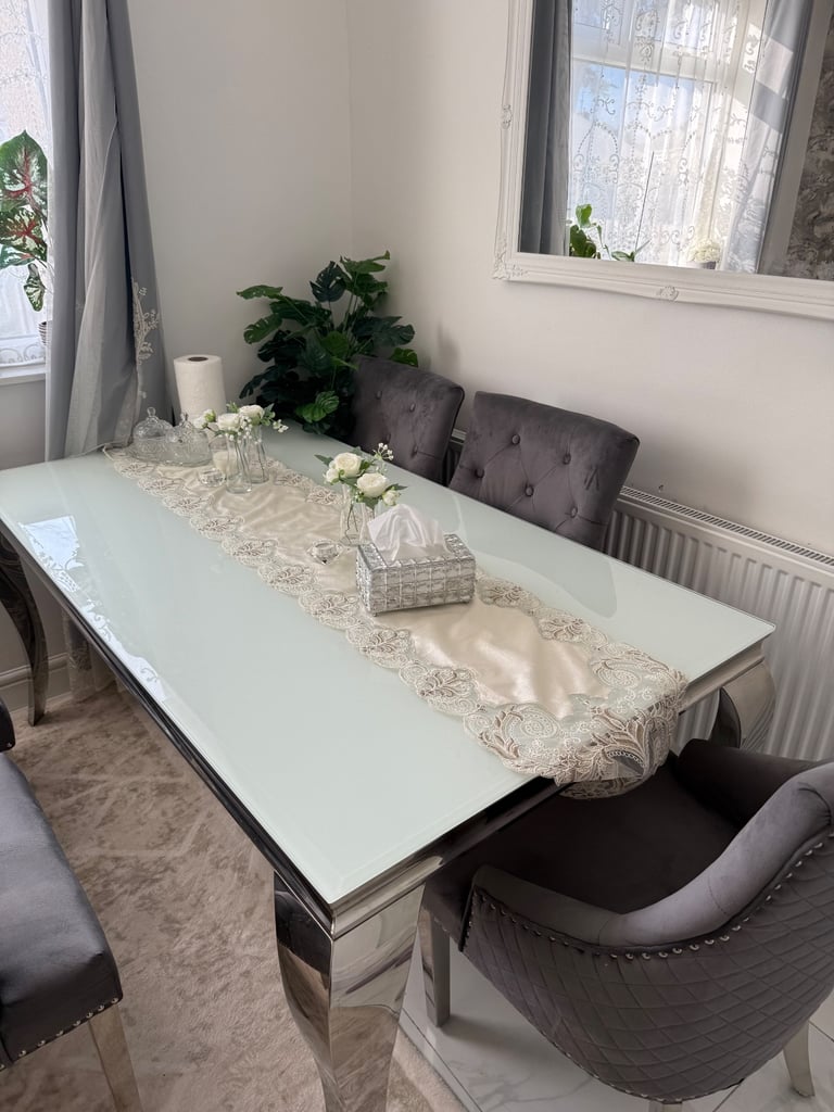 Louis Marble Dining Table + Majestic Lion Knocker Chairs x6