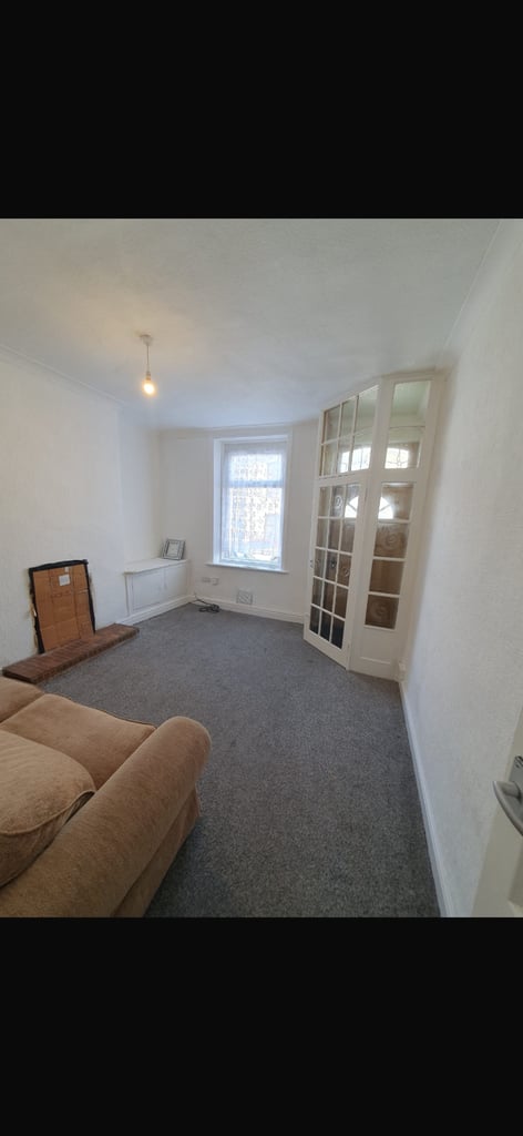 2 bedroom house for rent 