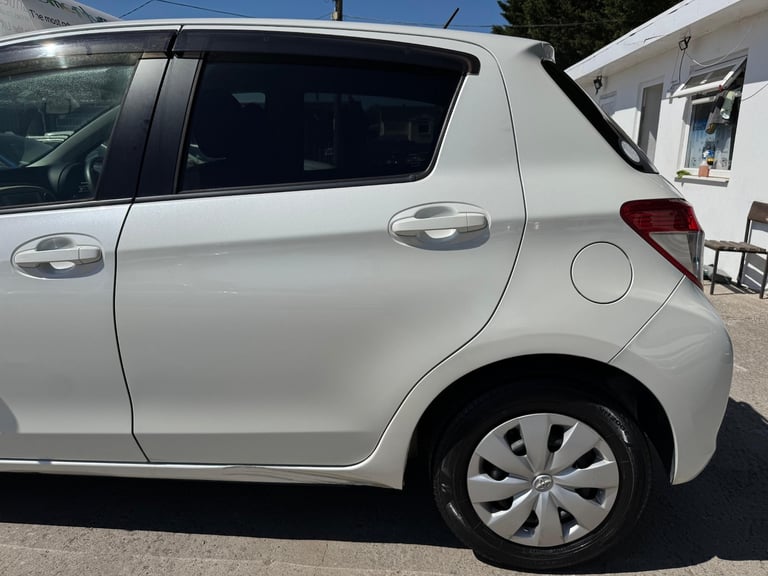 2012 Toyota Vitz YARIS 1.3 5DR AUTO Hatchback Petrol Automatic