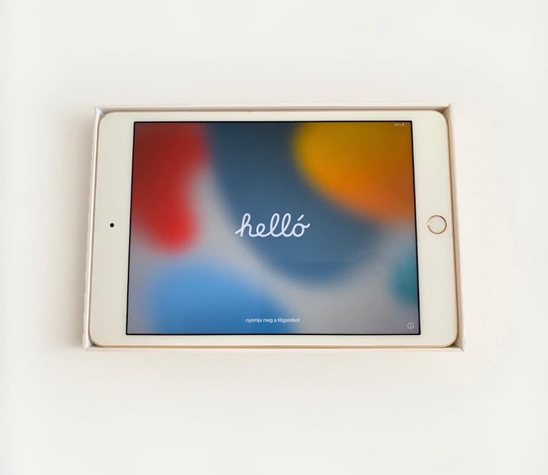 iPad mini 4 Gold 32GB Excellent condition 
