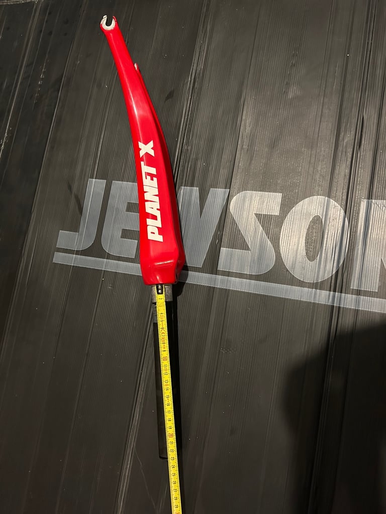 Planet X Pro Carbon Forks Red 700c Top bung included 399g