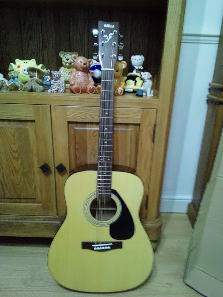 Yamaha F310 acoustic guitar 