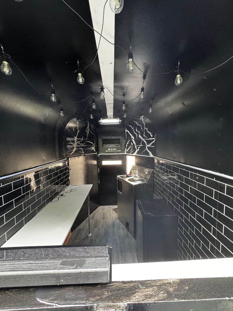 Converted Horsebox Hersteller: KNOTT Gmbh D 83125