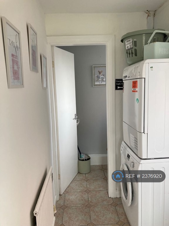 3 bedroom house in The Roundmeade, Maghull, L31 (3 bed) (#2376920)