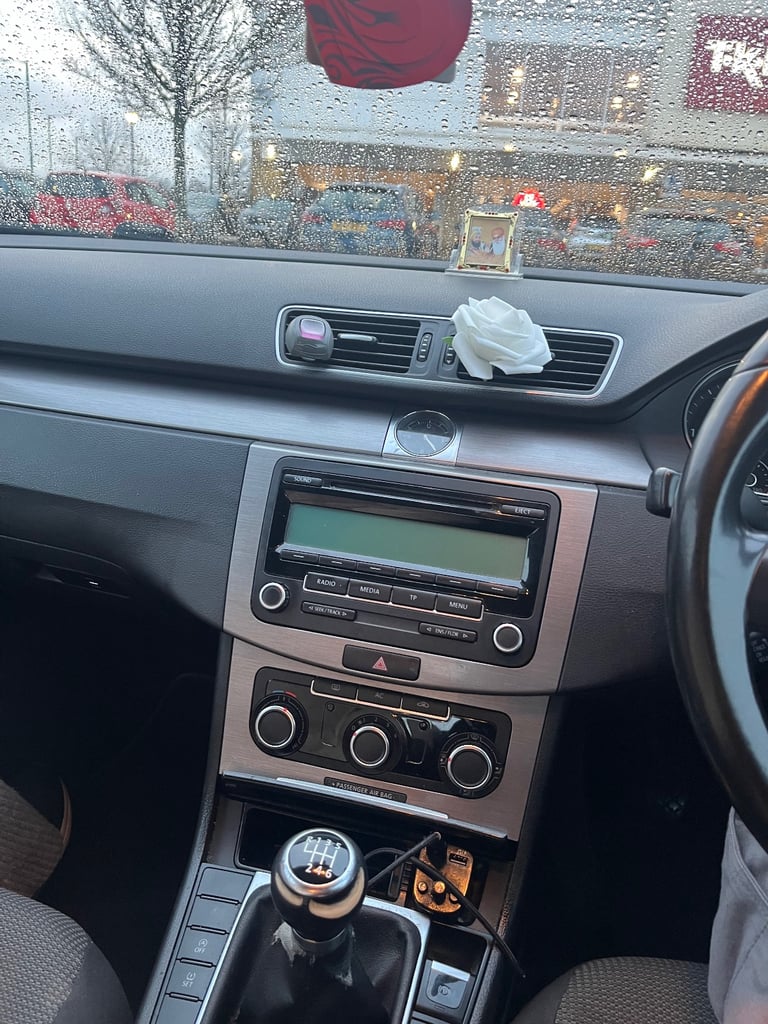 Volkswagen, PASSAT, Saloon, 2011, Manual, 1968 (cc), 4 doors