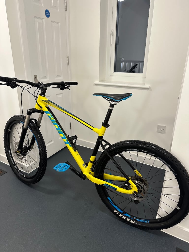 Giant fathom large frame mountain bike 