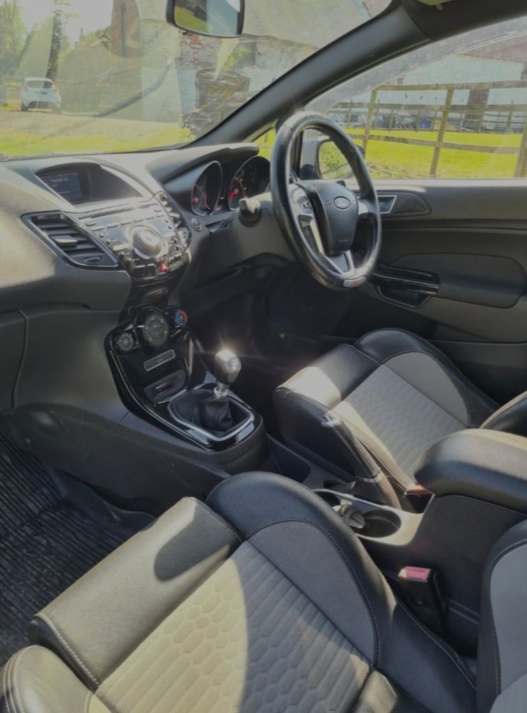 Ford, FIESTA, Hatchback, 2014, Manual, 1596 (cc), 3 doors
