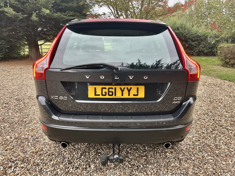 VOLVO XC60 2.4 D5 SE Lux 2011