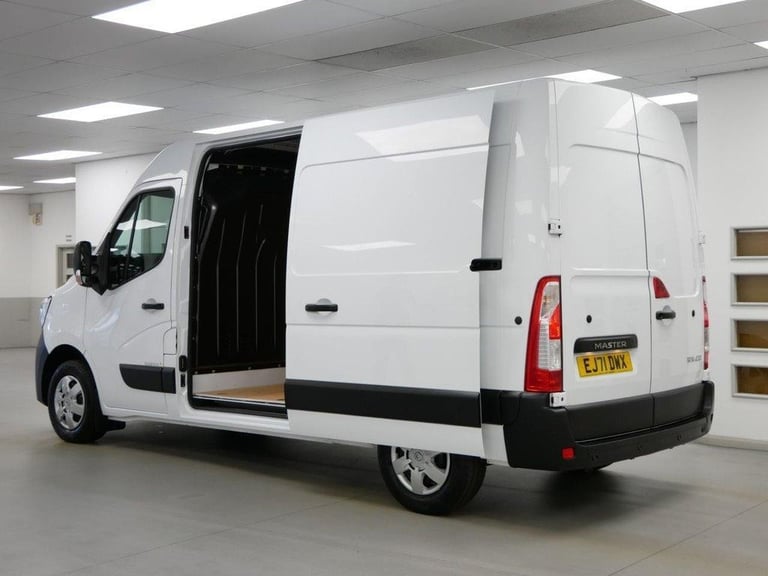 71 RENAULT MASTER 2.3 DCI 135 BHP L2 H2 MEDIUM BUSINESS + ( AIR CON )