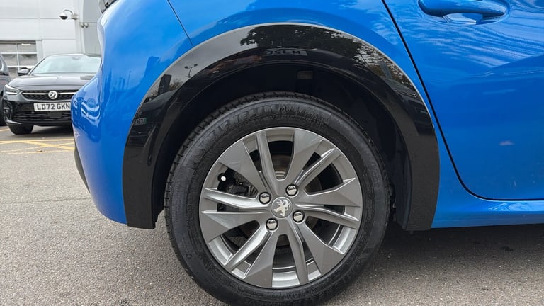 2025 Peugeot 208 50kWh Active Premium + Hatchback 5dr Electric Auto (7.4kW Charger) (136 ps) Hatc...