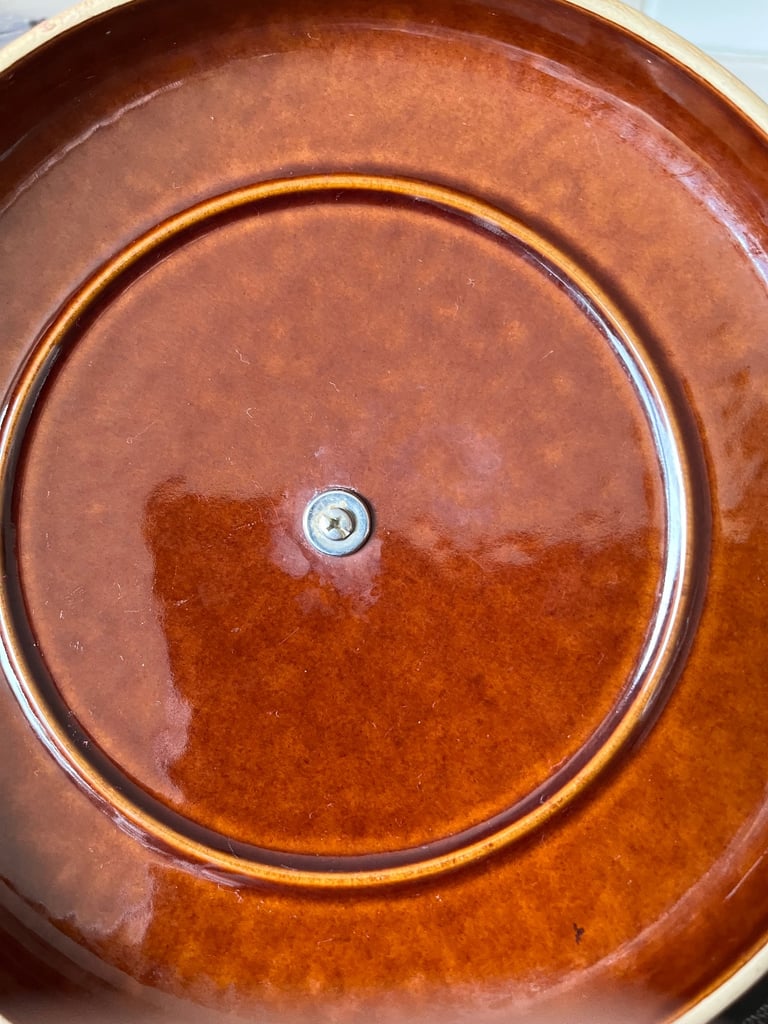 Family size slow cooker