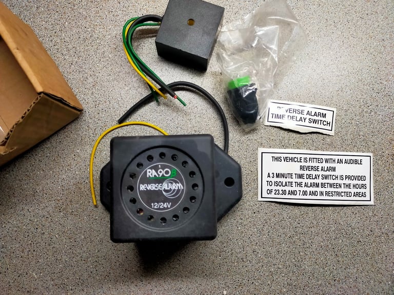 CAR/VAN OR TRUCK REVERSE WARNING ALARM/BLEEPER. 12/24 VOLT
