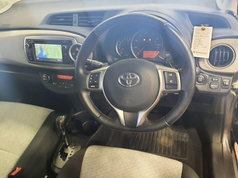 2012 Toyota Yaris 1.33 VVT-i T Spirit 5dr Multidrive S HATCHBACK PETROL Automatic