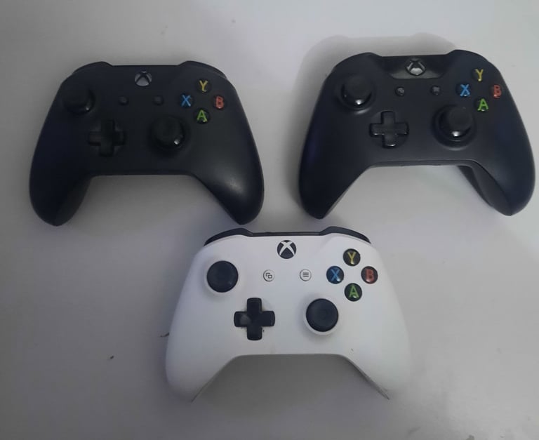 image for 3x xbox one original controllers please read