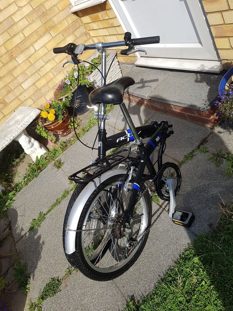ADULT 20" WHEEL FOLDING BIKE ALUM FRAME IN GOOD WORKING CONDITION