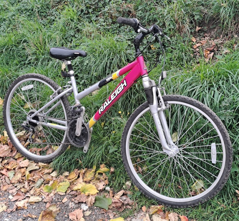 Ladies Raleigh Minx bike