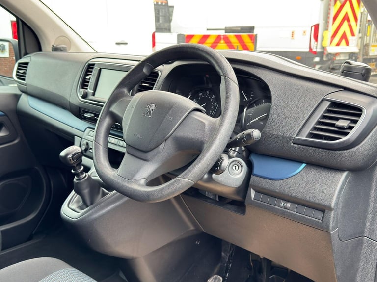 2017 Peugeot Traveller 1.6 BlueHDi Active Standard MPV 5dr Diesel Manual MWB Euro 6 (s/s) (115 ps...