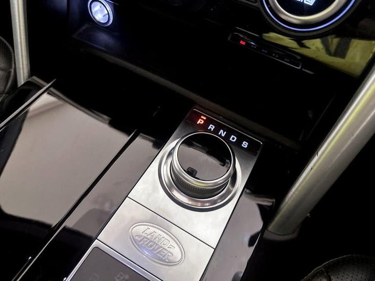 2019 Land Rover Discovery 2.0 SD4 HSE Luxury Auto 4WD Euro 6 (s/s) 5dr Automatic SUV Diesel Autom...