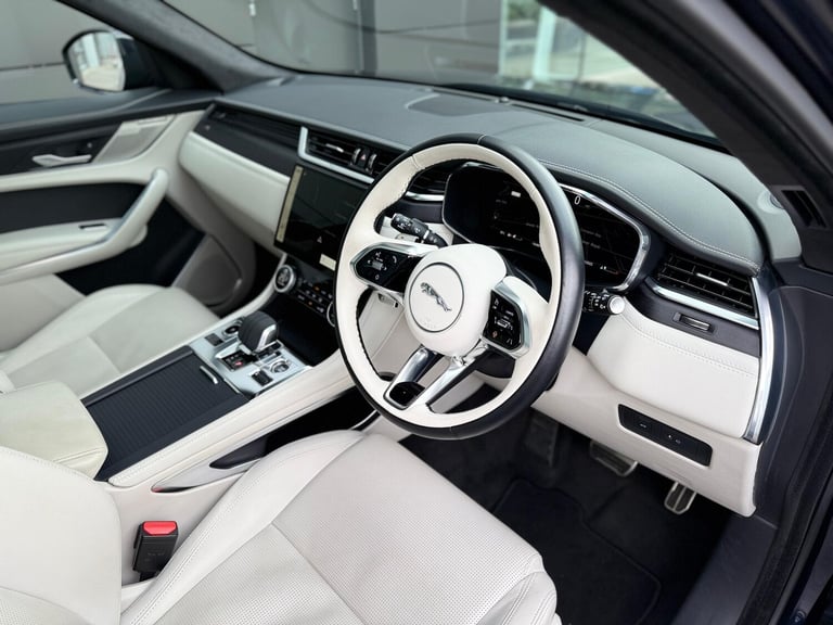 2023 Jaguar F-Pace 2.0 D200 R-Dynamic HSE Black 5dr Auto AWD ESTATE DIESEL Automatic