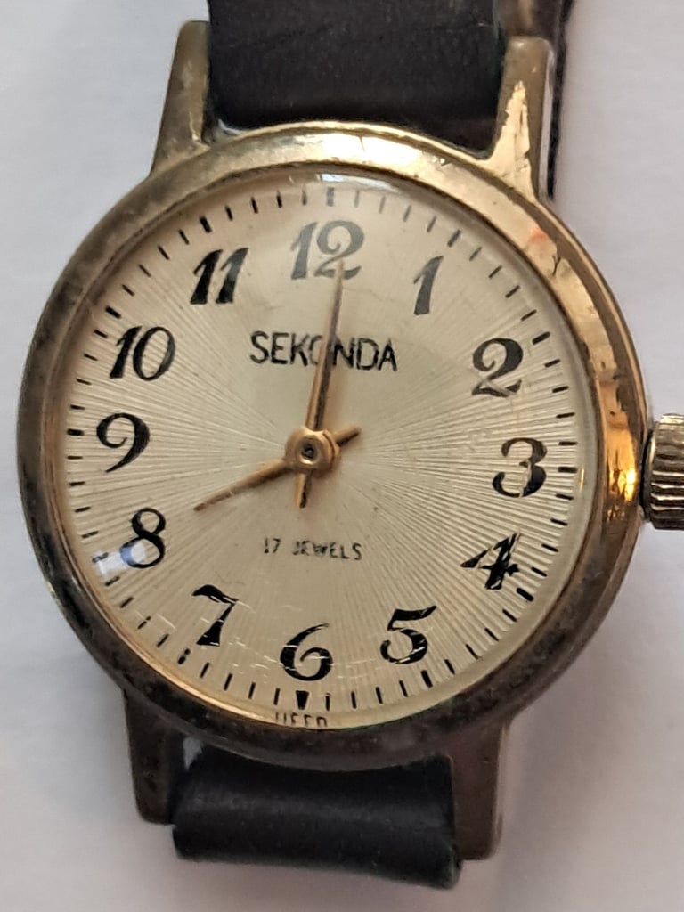 Retro ladies watch Sekonda mechanical windup rare Retro USSR with leather strap 