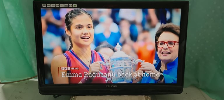 image for FULL HD DIRECT LED TV with BUILT-IN DVD PLAYER & Wall Mount - HDMI - Genuine Remote - Excellent!