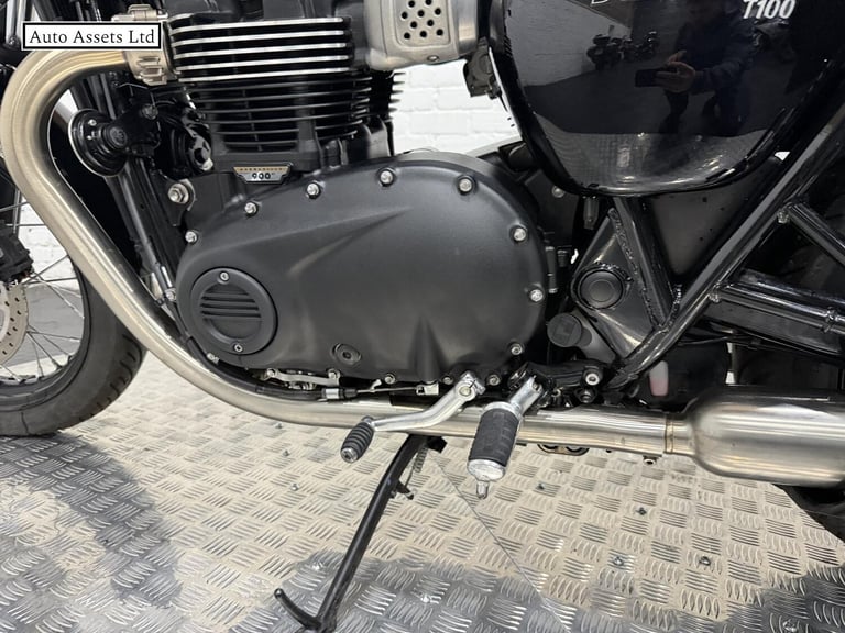 2024 Triumph BONNEVILLE Bonneville T100 (21MY) Roadster/Retro PETROL Manual